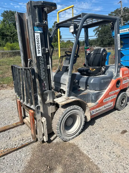 2019 Toyota 8FDU25 Warehouse Forklift