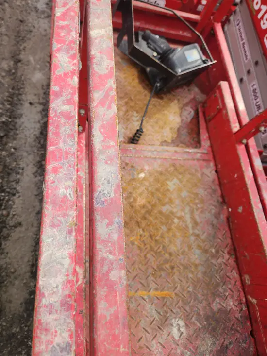 2018 MEC MICRO 19 Scissor Lift