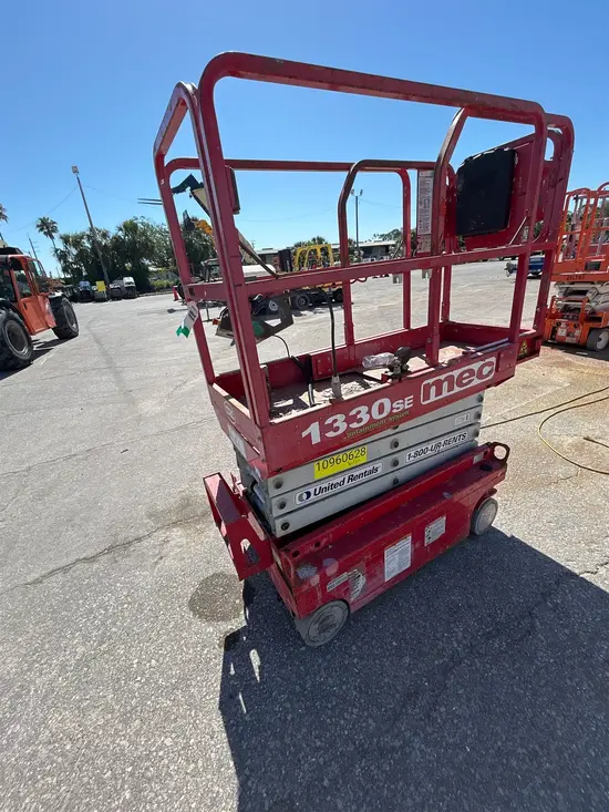 2019 MEC 1330SE Scissor Lift