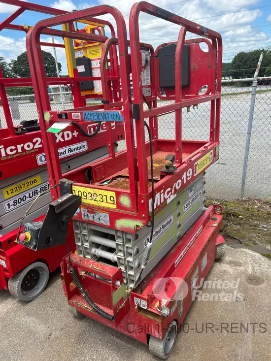 2019 MEC MICRO 19 Scissor Lift