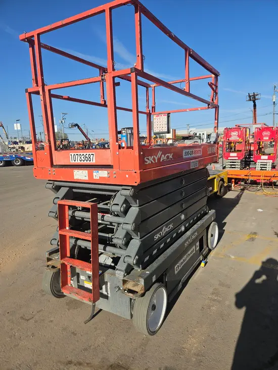 2018 Skyjack SJIII4740 Scissor Lift