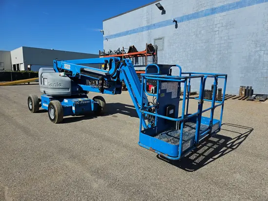 2016 Genie Z-45/25J DC Articulating Boom Lift
