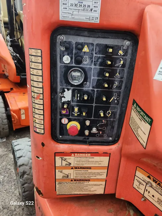 2012 JLG E400AJPN Articulating Boom Lift