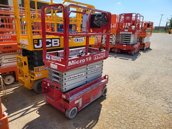 2018 MEC MICRO 19 Scissor Lift