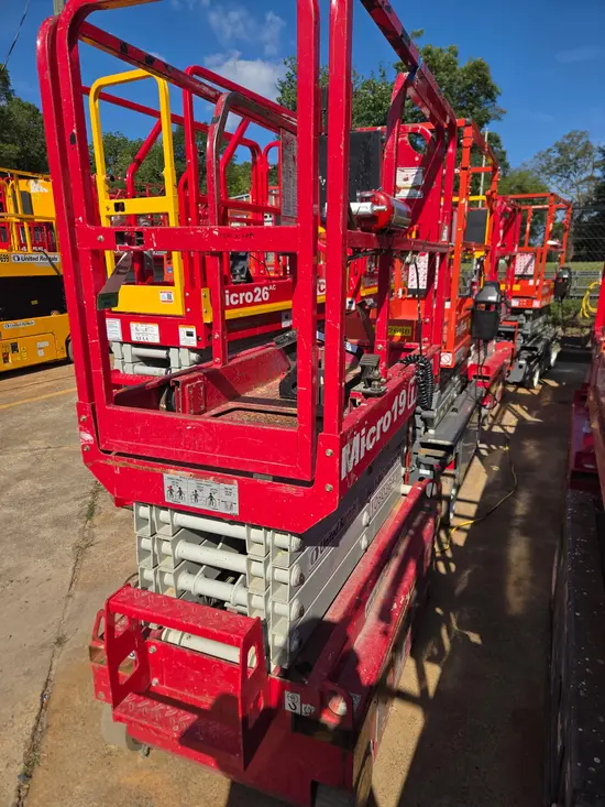 2018 MEC MICRO 19 Scissor Lift