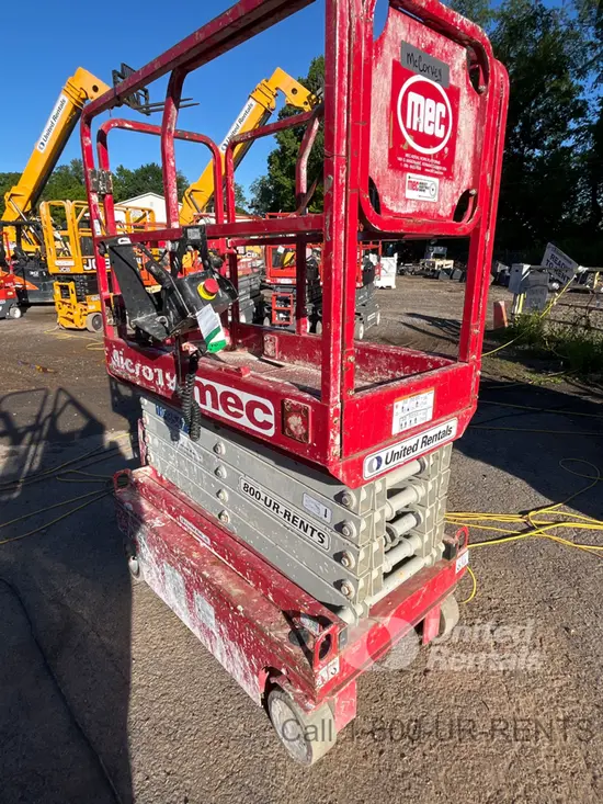 2019 MEC MICRO 19 Scissor Lift