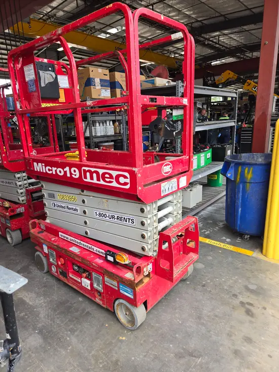 2018 MEC MICRO 19 Scissor Lift