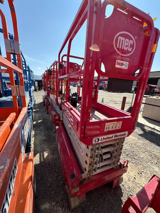 2018 MEC MICRO 19 Scissor Lift