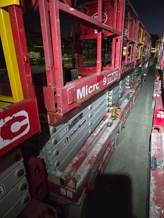 2019 MEC MICRO 19 Scissor Lift