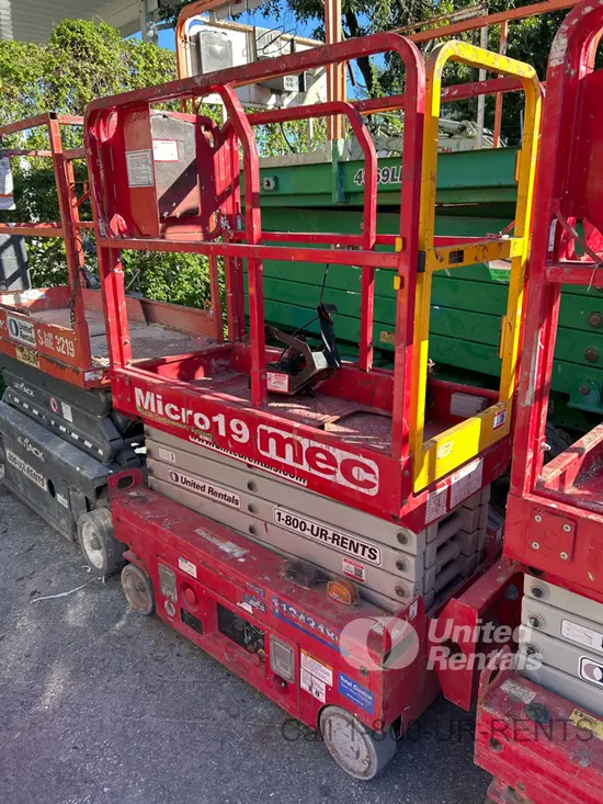 2022 MEC MICRO 19 Scissor Lift