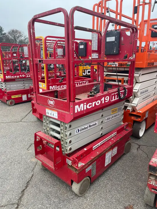 2018 MEC MICRO 19 Scissor Lift