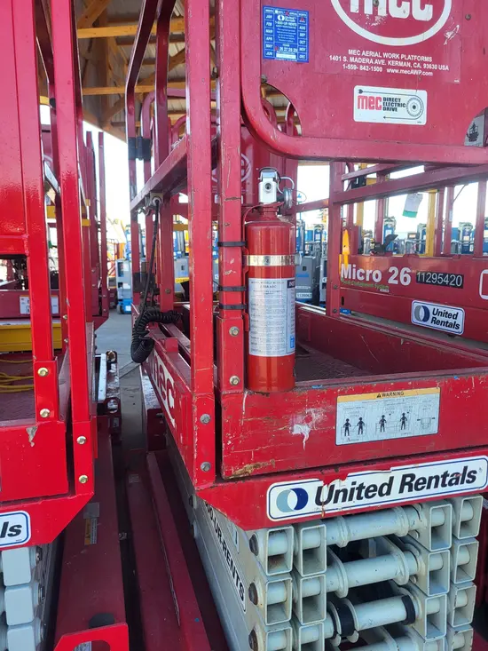 2019 MEC MICRO 19 Scissor Lift
