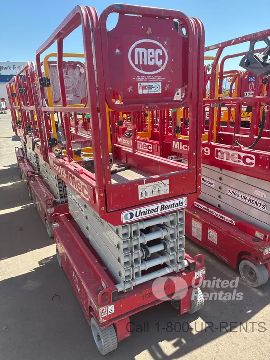 2018 MEC MICRO 19 Scissor Lift