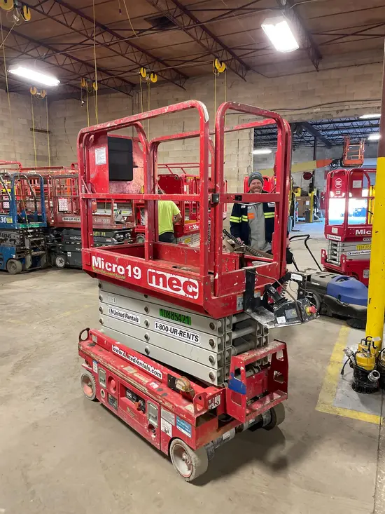 2019 MEC MICRO 19 Scissor Lift