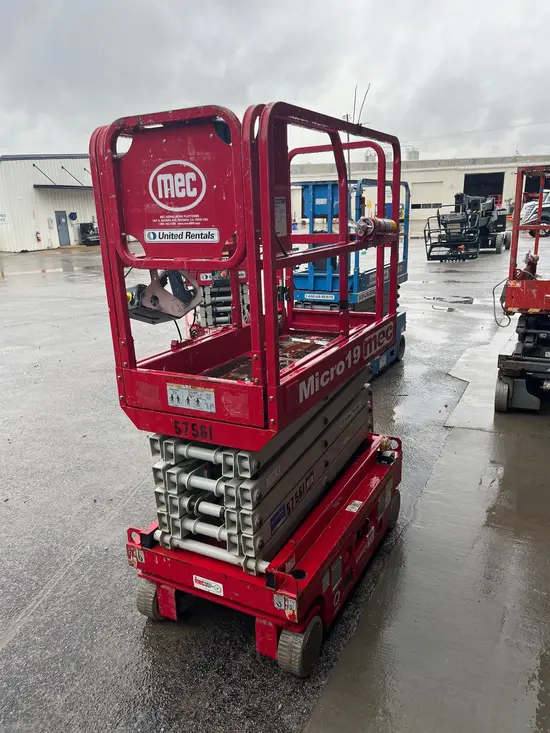 2018 MEC MICRO 19 Scissor Lift
