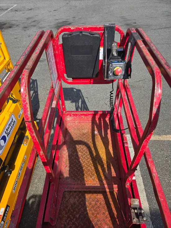2018 MEC MICRO 19 Scissor Lift