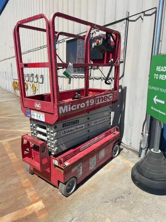 2019 MEC MICRO 19 Scissor Lift