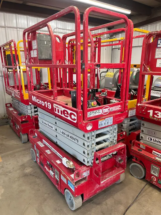 2018 MEC MICRO 19 Scissor Lift