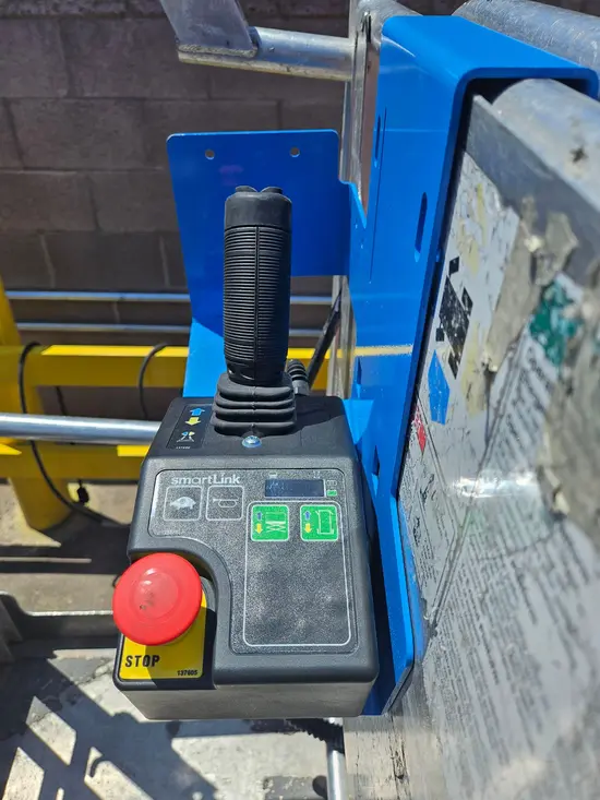 2017 Genie GR-20 Self-Propelled One-Person Lift