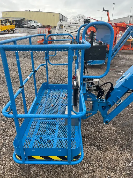 2016 Genie Z-45/25J DC Articulating Boom Lift