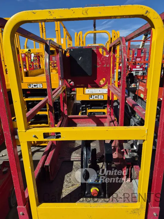 2018 MEC MICRO 19 Scissor Lift