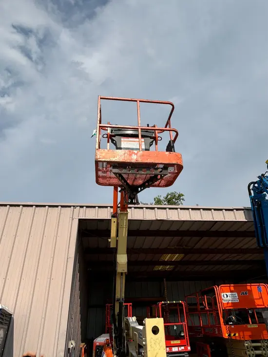 2012 JLG E400AJPN Articulating Boom Lift