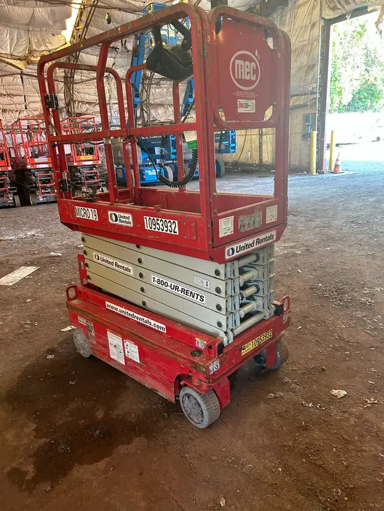 2019 MEC MICRO 19 Scissor Lift