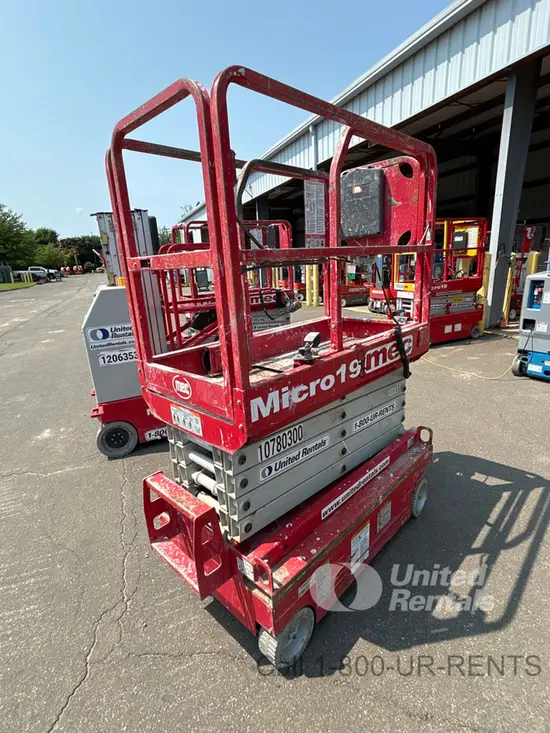2018 MEC MICRO 19 Scissor Lift
