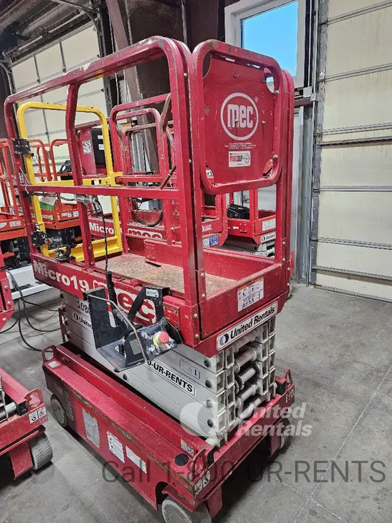 2018 MEC MICRO 19 Scissor Lift