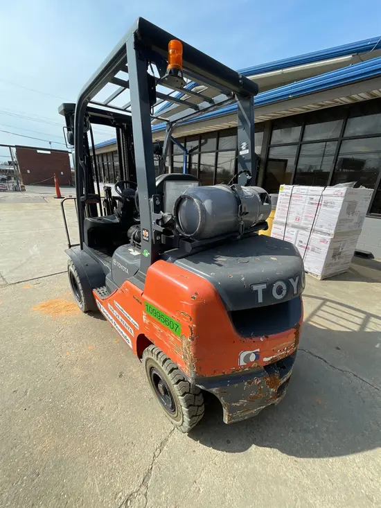 2019 Toyota 8FGU25 Warehouse Forklift