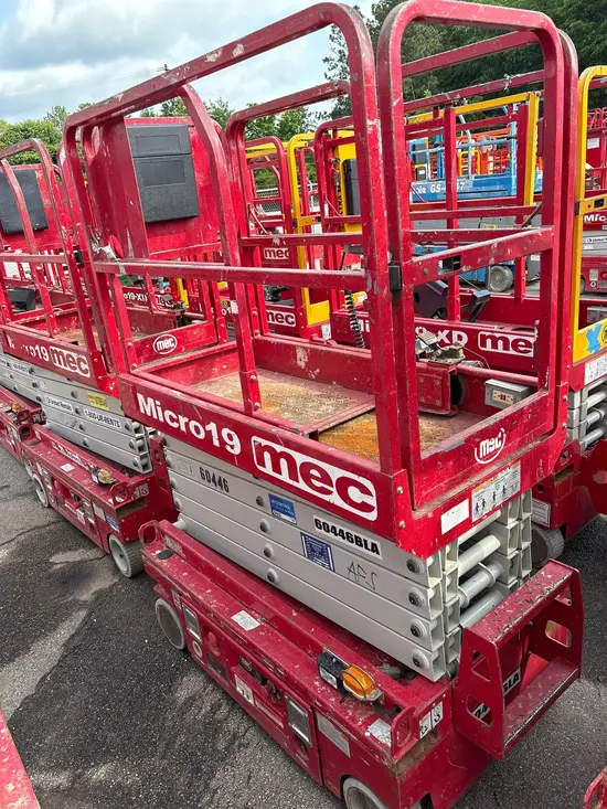 2018 MEC MICRO 19 Scissor Lift