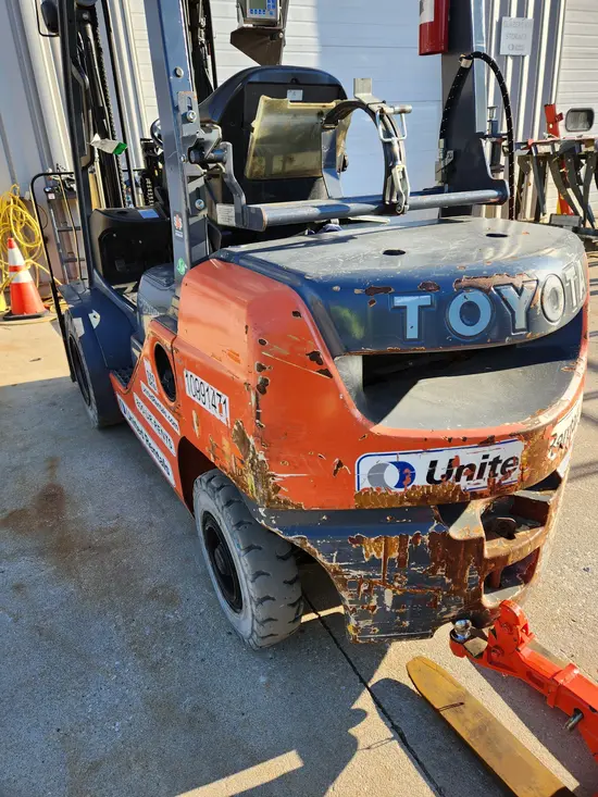 2019 Toyota 8FGU25 Warehouse Forklift