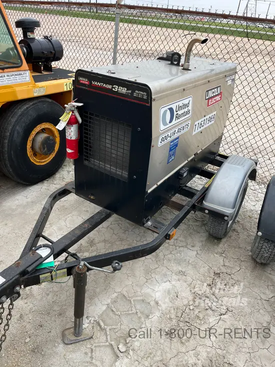 2023 Lincoln Electric VANTAGE 322 Welder