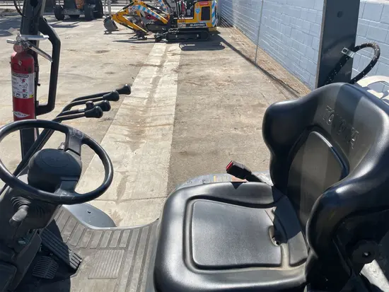 2018 Toyota 8FGU30 Warehouse Forklift