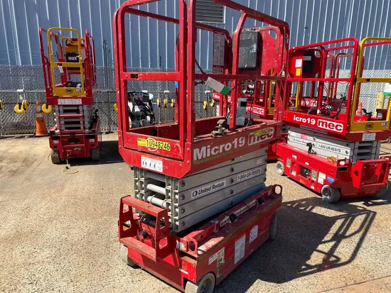 2019 MEC MICRO 19 Scissor Lift