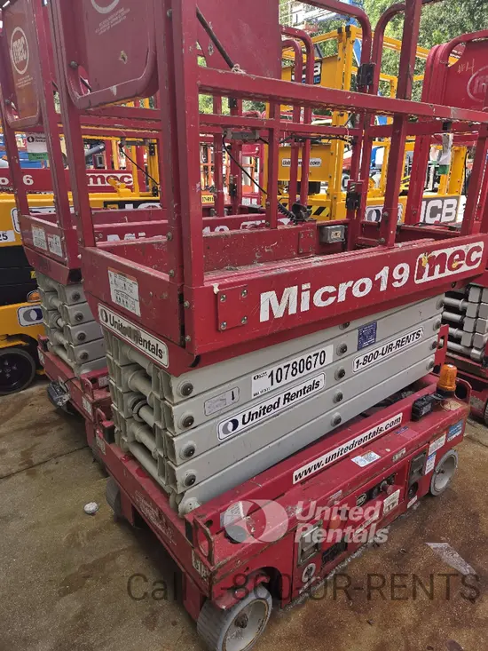 2018 MEC MICRO 19 Scissor Lift