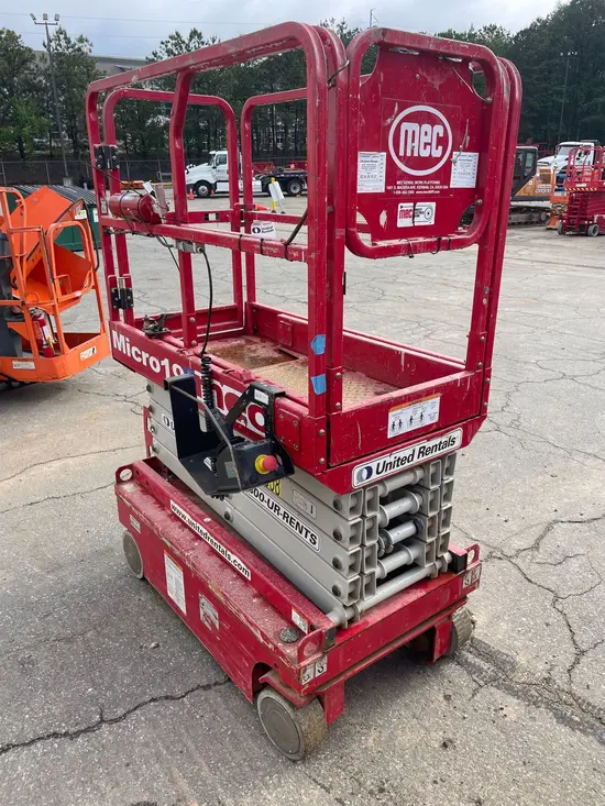 2018 MEC MICRO 19 Scissor Lift