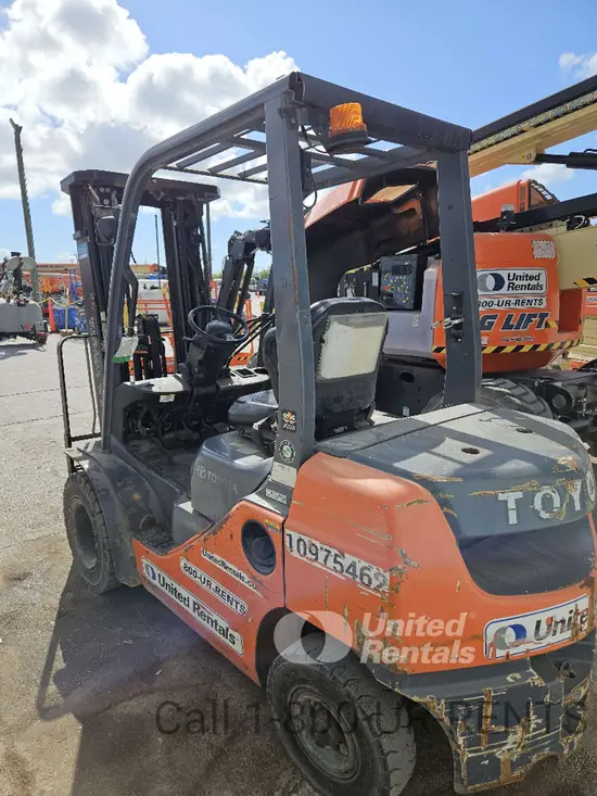 2019 Toyota 8FDU25 Warehouse Forklift
