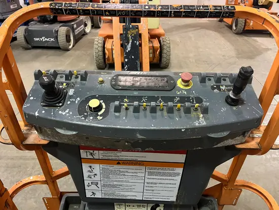 2013 JLG E400AJPN Articulating Boom Lift