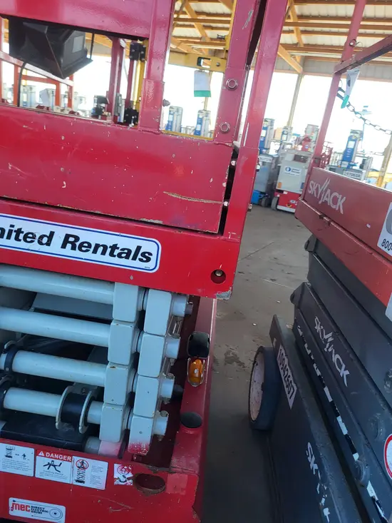 2021 MEC MICRO 26 Scissor Lift