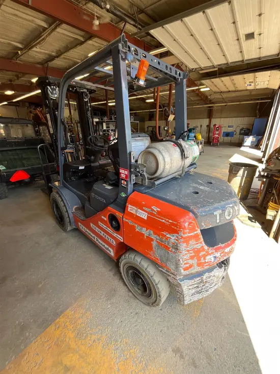 2020 Toyota 8FGU30 Warehouse Forklift