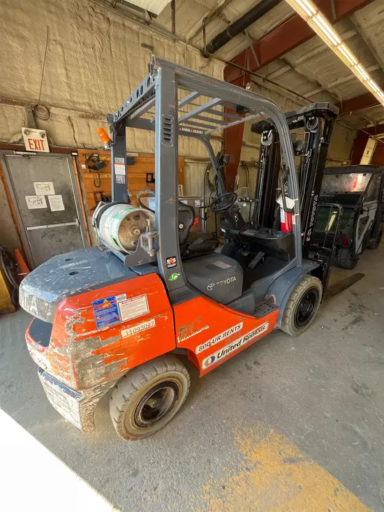 2020 Toyota 8FGU30 Warehouse Forklift