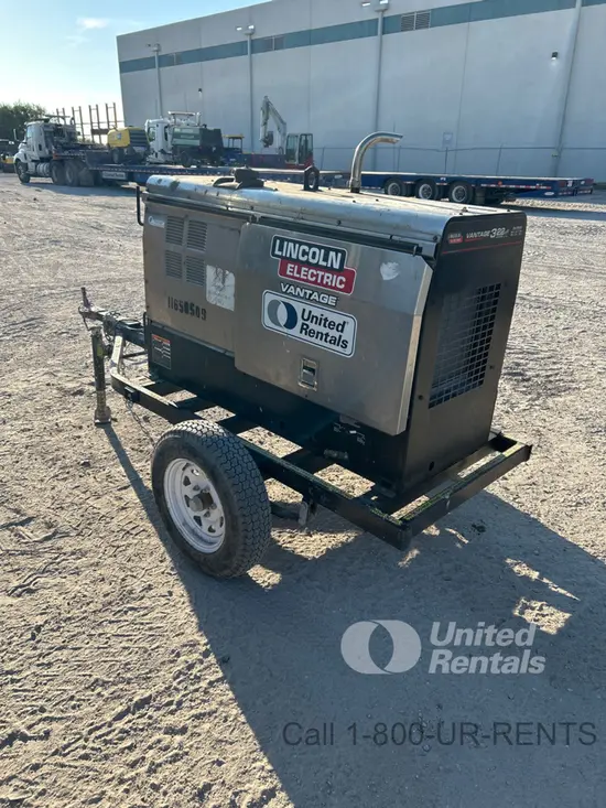 2023 Lincoln Electric VANTAGE 322 Welder