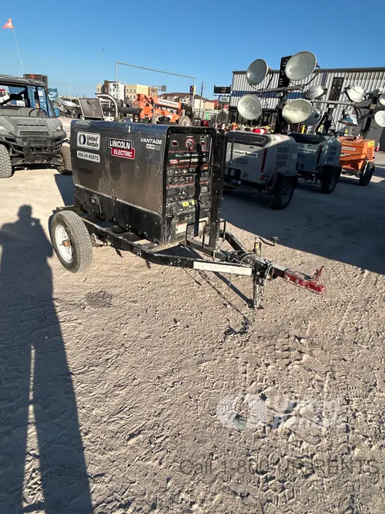 2023 Lincoln Electric VANTAGE 322 Welder