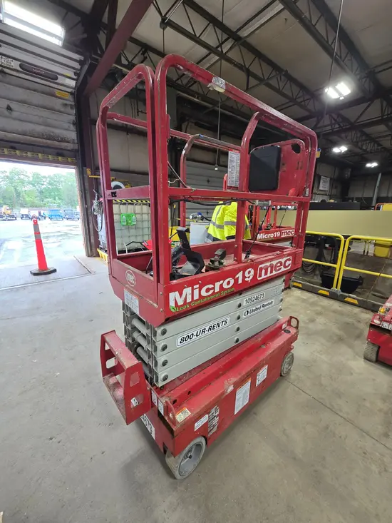 2019 MEC MICRO 19 Scissor Lift