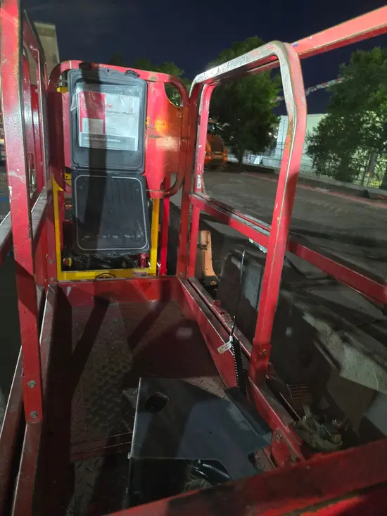 2019 MEC MICRO 19 Scissor Lift
