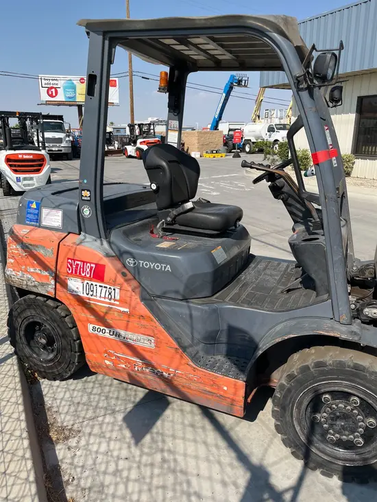 2019 Toyota 8FD35U Warehouse Forklift