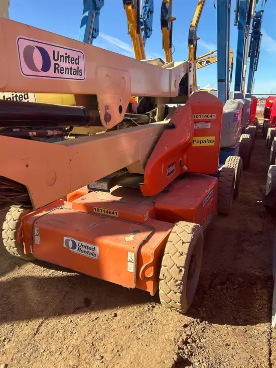 2013 JLG E450AJ Articulating Boom Lift