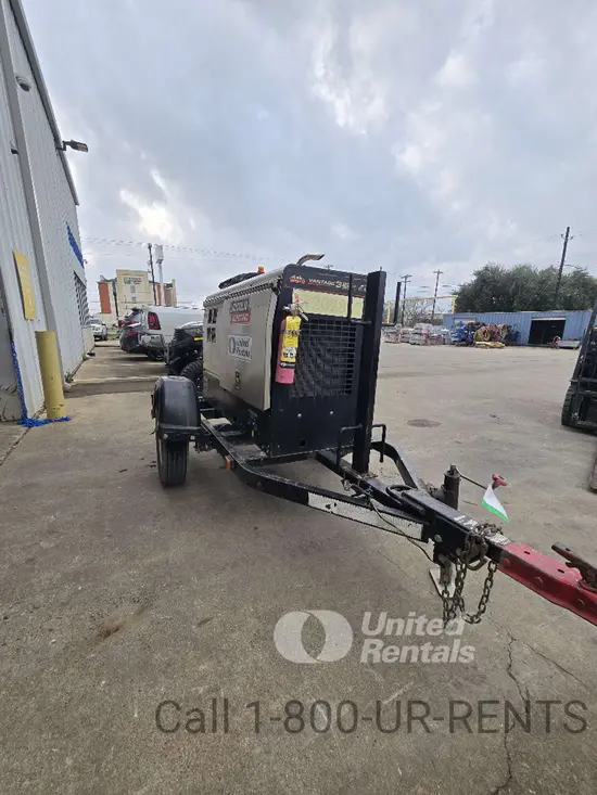 2021 Lincoln Electric VANTAGE 322 Welder