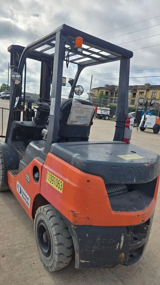 2020 Toyota 8FDU30 Warehouse Forklift